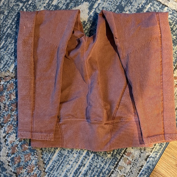 2 Pairs of XL leggings: bundle includes-Adidas and offline by aerie - Picture 9 of 10